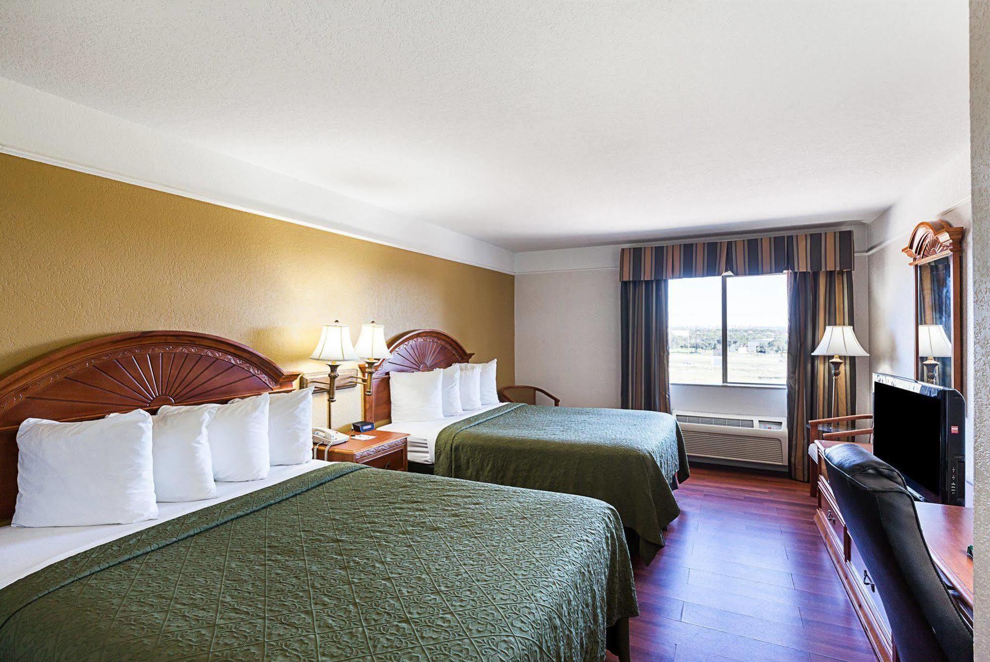 Quality Inn & Suites Seaworld North Σαν Αντόνιο Εξωτερικό φωτογραφία